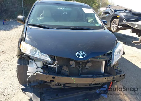 2017 Toyota Sienna Xle Premium 8 Passenger z USA, uszkodzony, nr VIN 5TDYZ3DCXHS845459